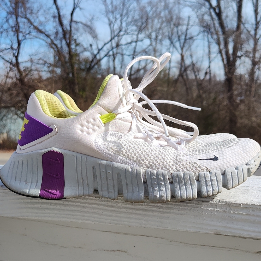Size 10.5 Nike Free Metcon 4 Workout Shoes